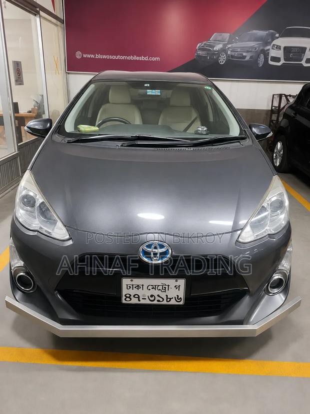 Toyota Aqua 2016 Gray