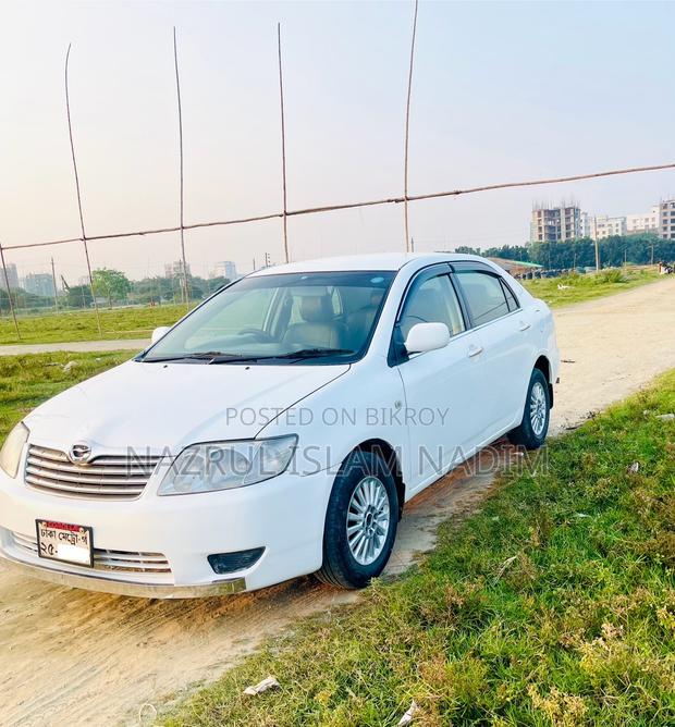 Toyota Corolla 2004 White