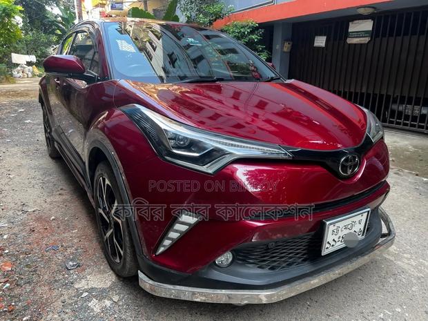 Toyota C-HR 2017 Maroon