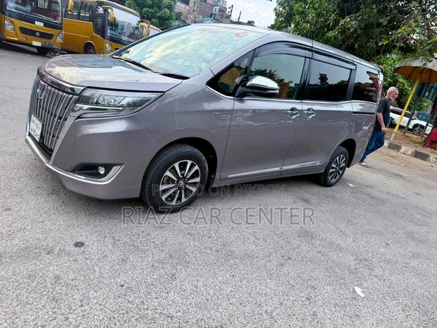 Toyota Esquire 2017 Gray