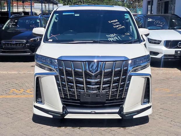 Toyota Alphard 2.5 Hybrid AWD 2020 White