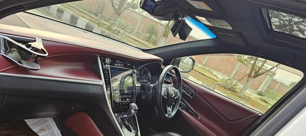 Toyota Harrier 2.0 2018 Pearl