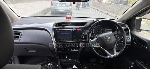 Toyota Esquire 1.8 FWD Hybrid (7 seater) 2017 Black