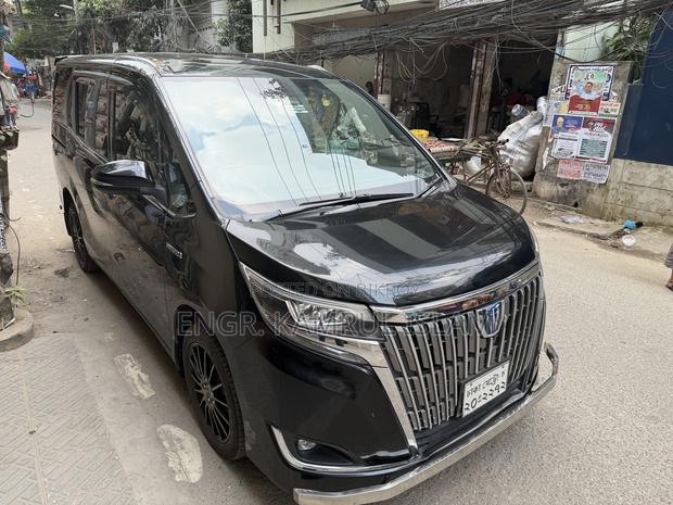 Toyota Esquire 1.8 FWD Hybrid (7 seater) 2017 Black
