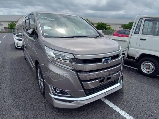 Toyota Noah 1.8 FWD Hybrid (7 seater) 2021 Brown