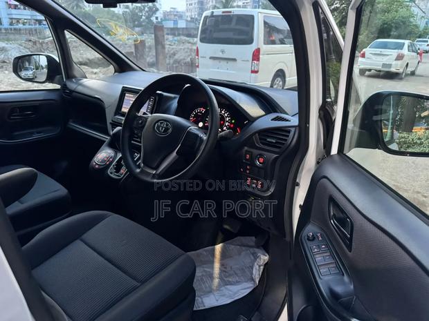 New Toyota Noah 2.0 AWD (8 Seater) 2021 Pearl