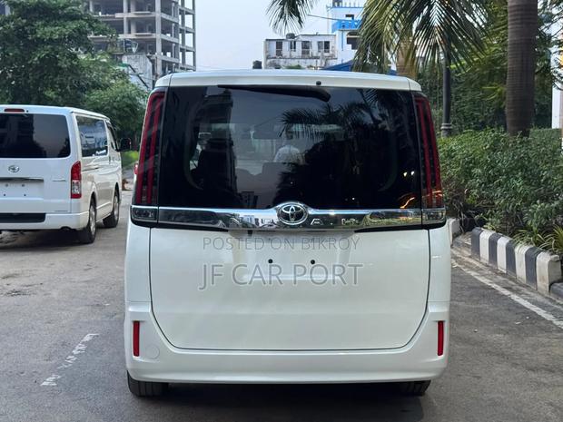 New Toyota Noah 2.0 AWD (8 Seater) 2021 Pearl