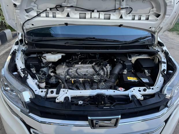 New Toyota Noah 2.0 AWD (8 Seater) 2021 Pearl