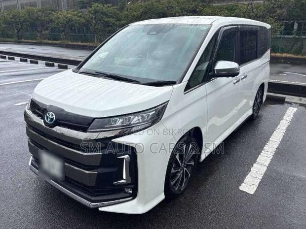 Toyota Noah 2023 Pearl