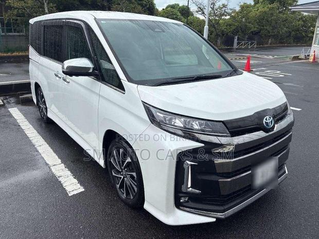 Toyota Noah 2023 Pearl