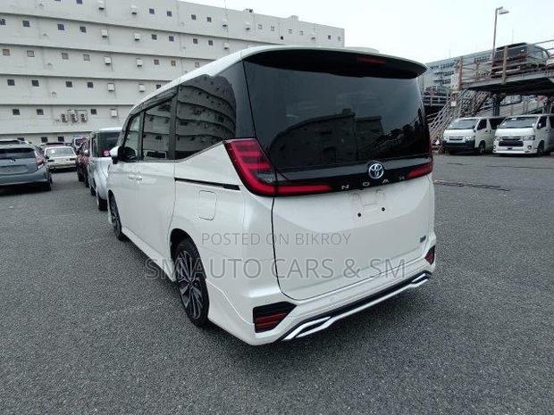 Toyota Noah 2023 Pearl