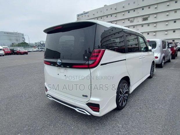 Toyota Noah 2023 Pearl