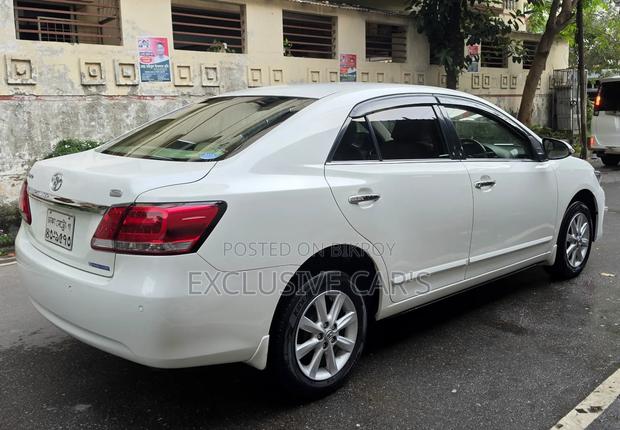 Toyota Premio 2017 Pearl
