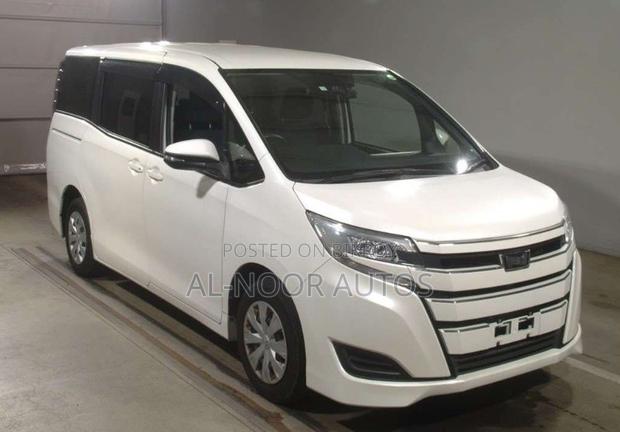Toyota Noah 2.0 FWD (8 Seater) 2021 Pearl