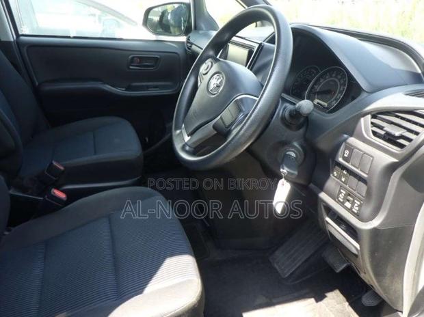 Toyota Noah 2.0 FWD (8 Seater) 2021 Pearl