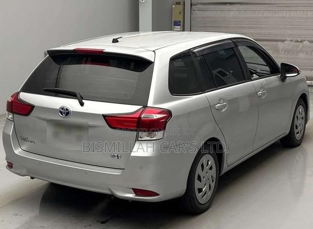 Toyota Corolla Fielder 2021 Silver