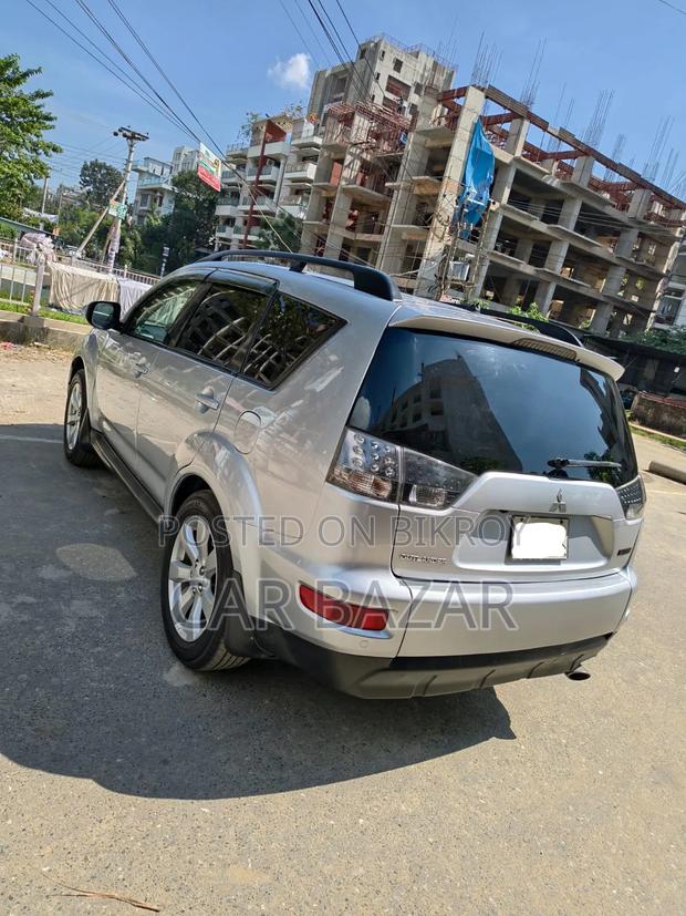 Mitsubishi Outlander 2011 Silver