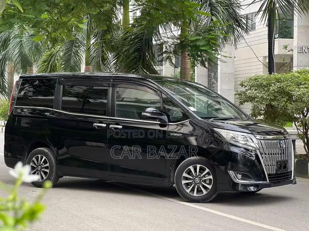 Toyota Noah 1.8 FWD Hybrid (7 seater) 2019 Black