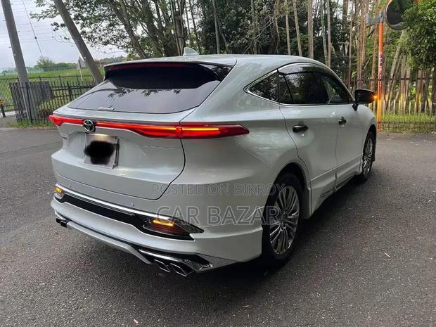 Toyota Harrier 2.0 2021 White