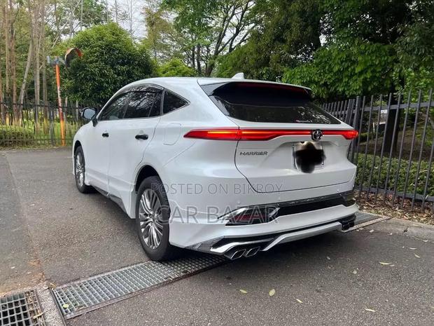 Toyota Harrier 2.0 2021 White