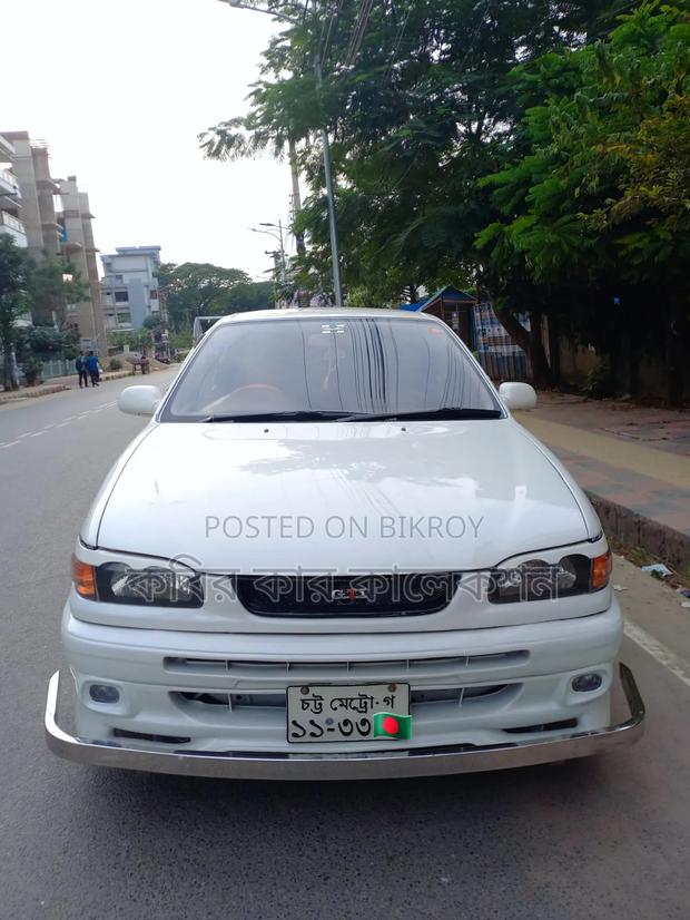 Toyota Corolla 1995 Pearl
