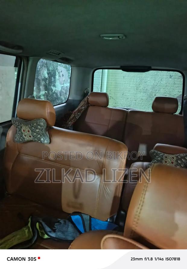 Toyota Noah 2004 Pearl