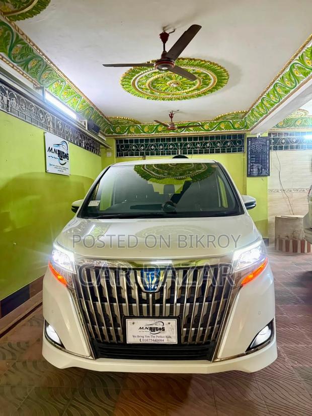 Toyota Noah 1.8 FWD Hybrid (7 seater) 2020 White