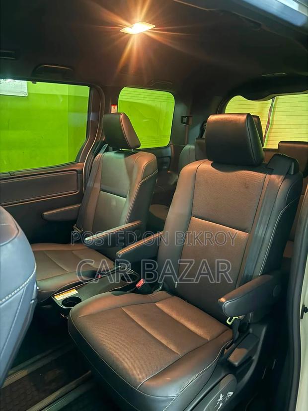 Toyota Noah 1.8 FWD Hybrid (7 seater) 2020 White