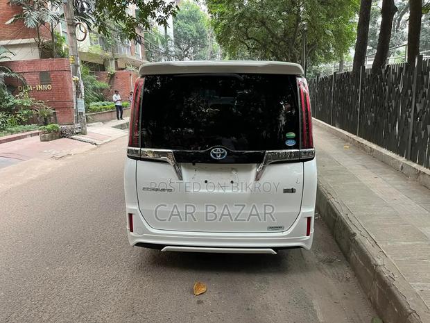 Toyota Noah 1.8 FWD Hybrid (7 seater) 2020 White