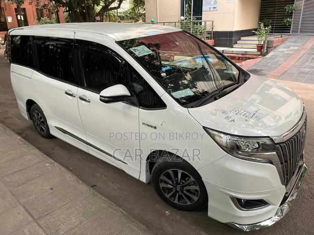 Toyota Noah 1.8 FWD Hybrid (7 seater) 2020 White