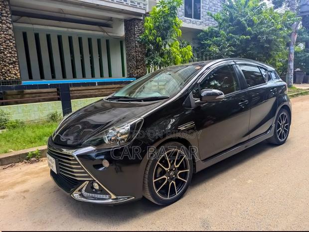 Toyota Aqua 2017 Black