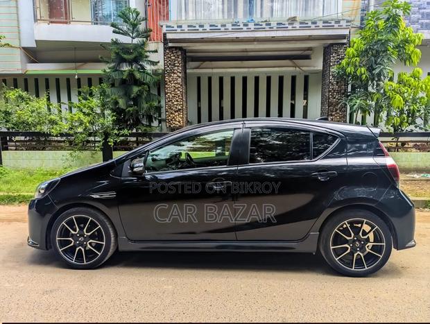 Toyota Aqua 2017 Black