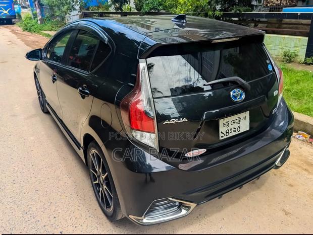 Toyota Aqua 2017 Black
