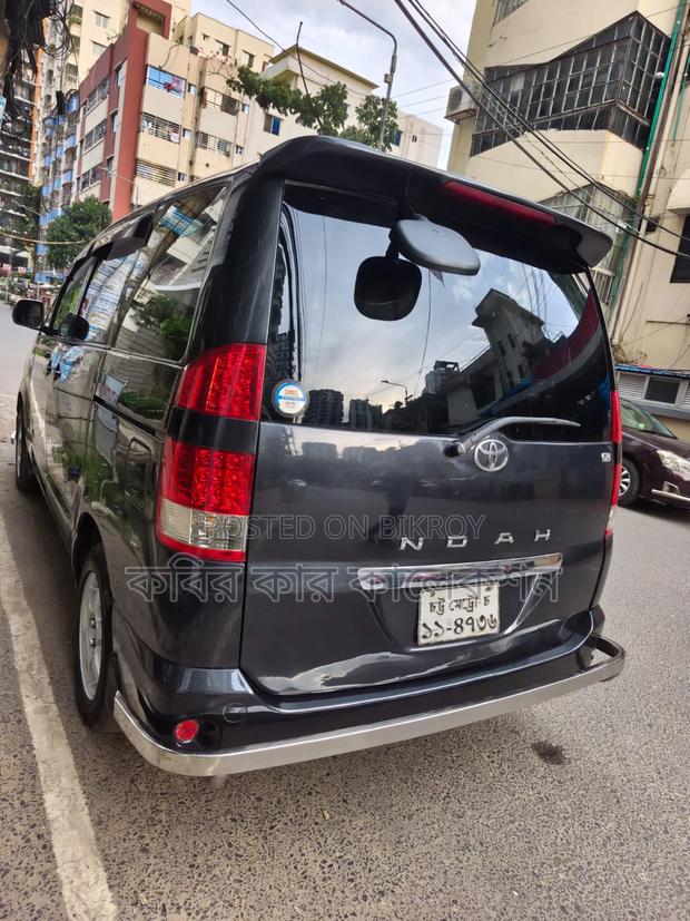 Toyota Noah 2003 Black
