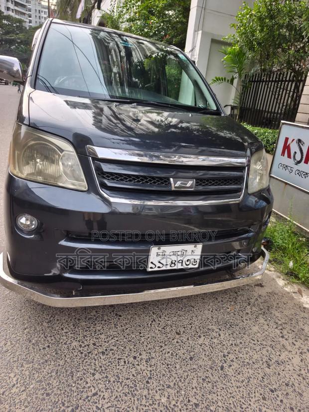 Toyota Noah 2003 Black
