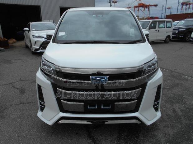 Toyota Noah 1.8 FWD Hybrid (7 seater) 2021 Pearl
