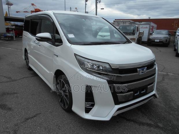 Toyota Noah 1.8 FWD Hybrid (7 seater) 2021 Pearl