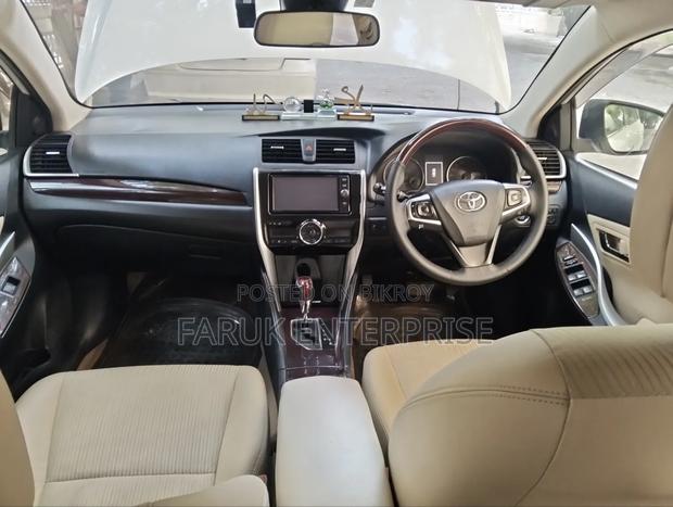 Toyota Premio 2017 Pearl