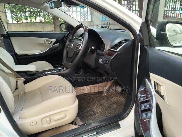 Toyota Premio 2017 Pearl