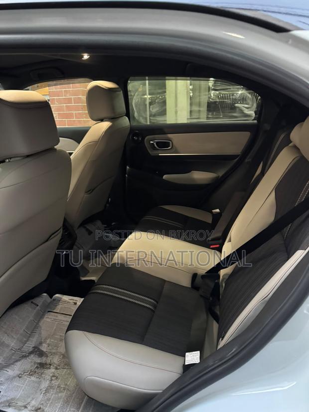 Honda Vezel 1.5 Hybrid 2WD 2021 White