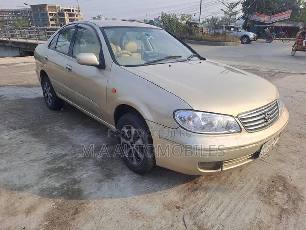Nissan Sunny 2006 Gold