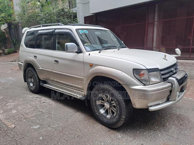 Toyota Land Cruiser Prado 2000 Pearl