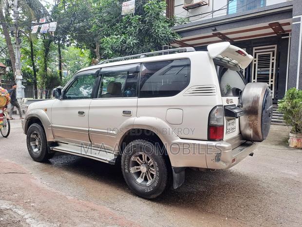 Toyota Land Cruiser Prado 2000 Pearl