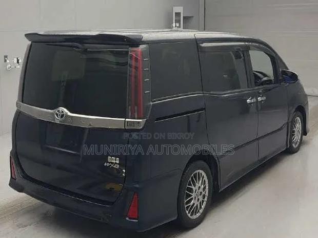 Toyota Noah 1.8 FWD Hybrid (7 seater) 2021 Matt Black
