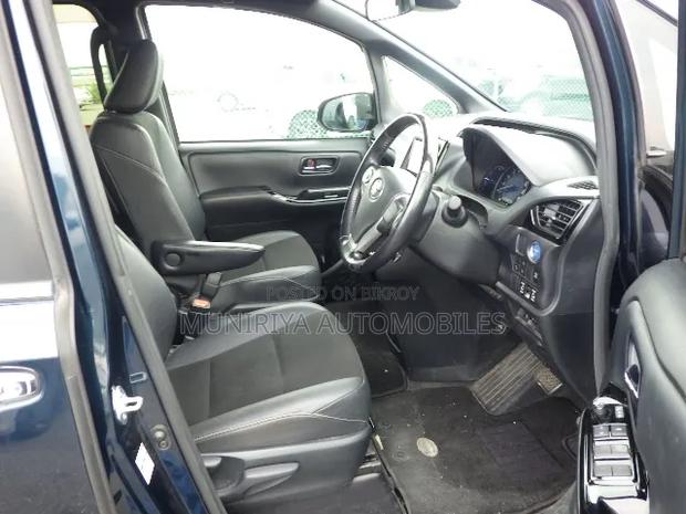 Toyota Noah 1.8 FWD Hybrid (7 seater) 2021 Matt Black