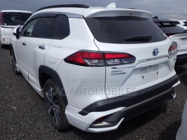 New Toyota Corolla Cross 1.8 Hybrid AWD 2021 Pearl