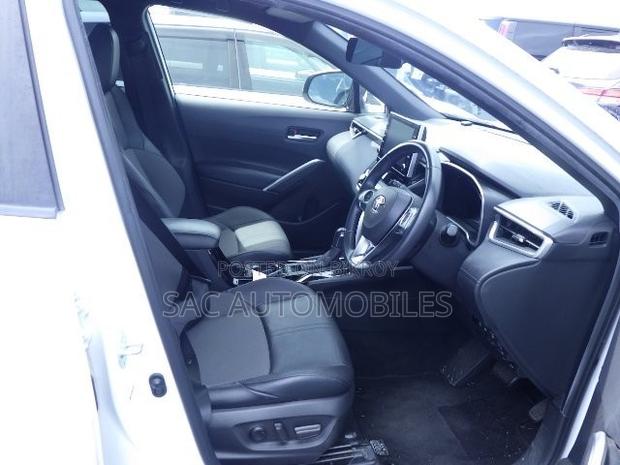 New Toyota Corolla Cross 1.8 Hybrid AWD 2021 Pearl