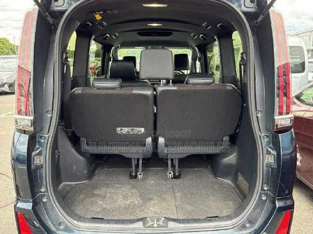 Toyota Noah 1.8 FWD Hybrid (7 seater) 2021 Matt Black