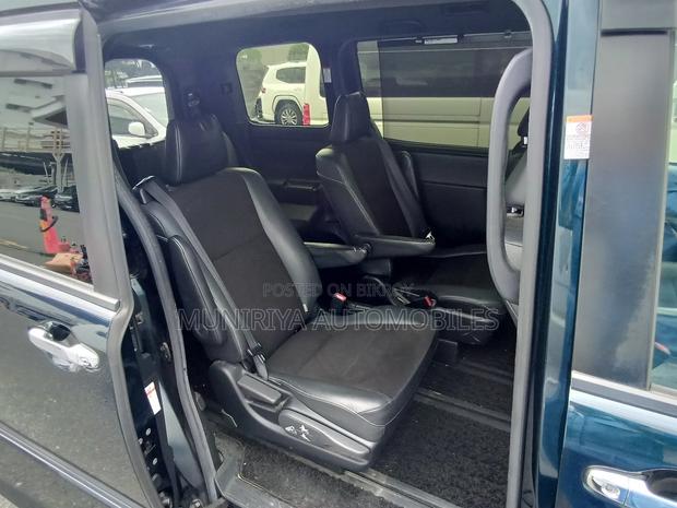 Toyota Noah 1.8 FWD Hybrid (7 seater) 2021 Matt Black