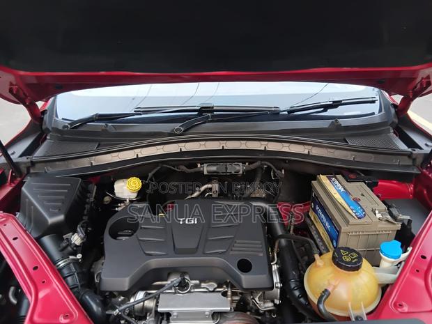 MG HS 2021 Red